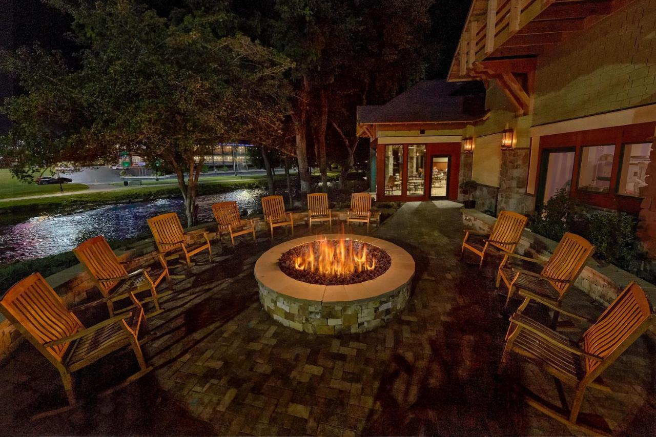 The Inn On The River Pigeon Forge Extérieur photo