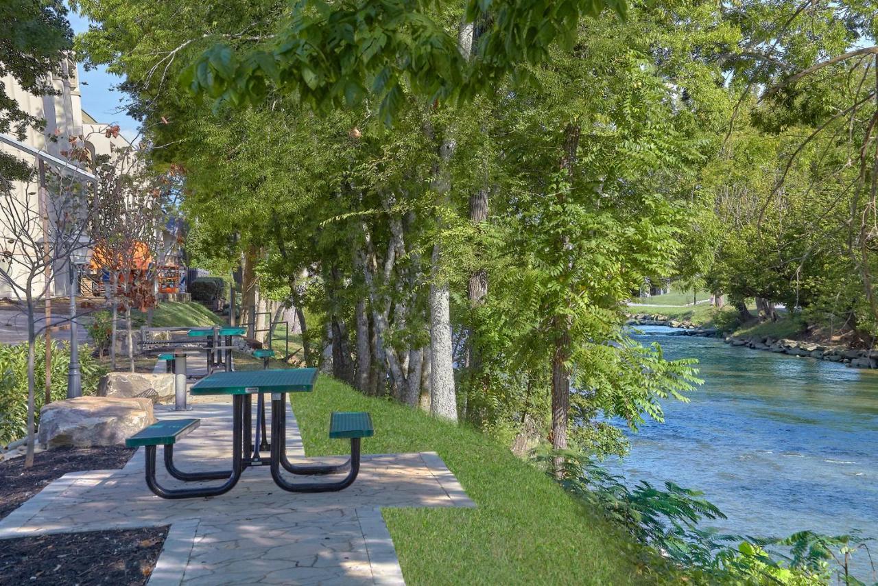 The Inn On The River Pigeon Forge Extérieur photo
