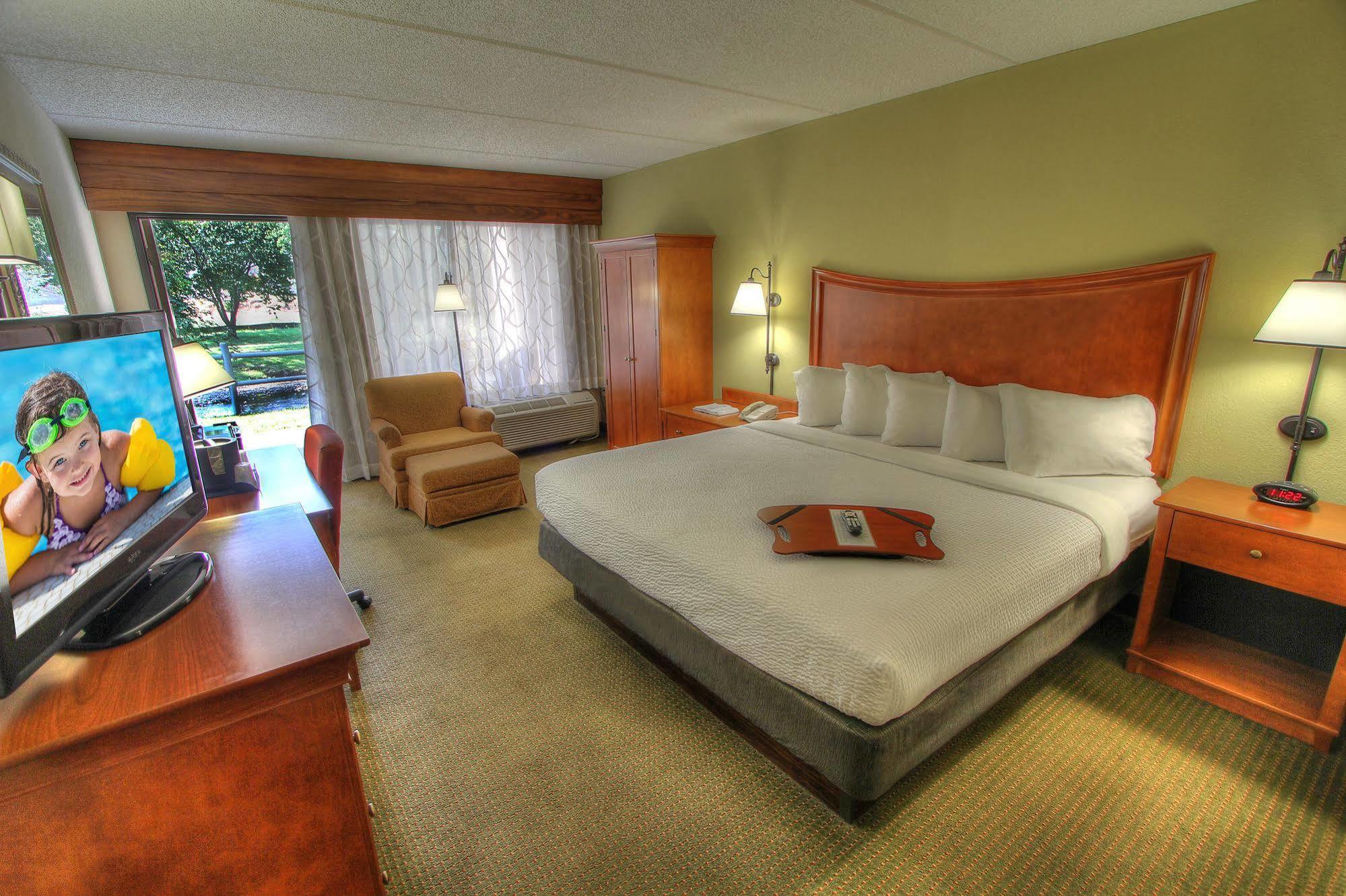 The Inn On The River Pigeon Forge Extérieur photo